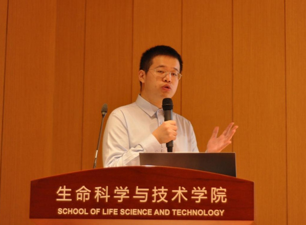 毕业生故事 | 阎奕然：不忘初心，逐梦成长