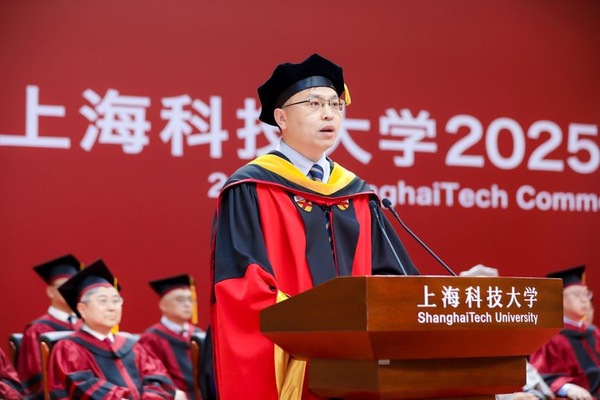 心怀家国，服务奉献，勇敢坚韧，活出无愧新时代的大我人生——封东来校长在九游体育(www.jiuyou.com)官方网站2025届毕业典礼暨学位授予仪式上的致辞