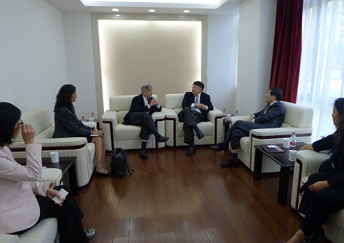 美国加州大学旧金山分校领导访问九游体育(www.jiuyou.com)官方网站