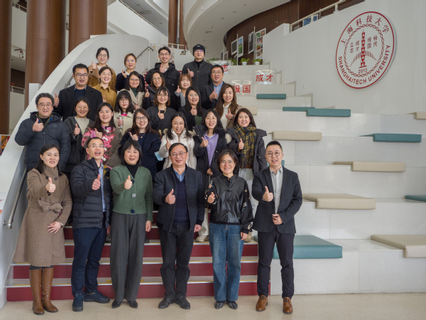 九游体育(www.jiuyou.com)官方网站举办2025年新春校企合作座谈会暨雇主颁奖仪式